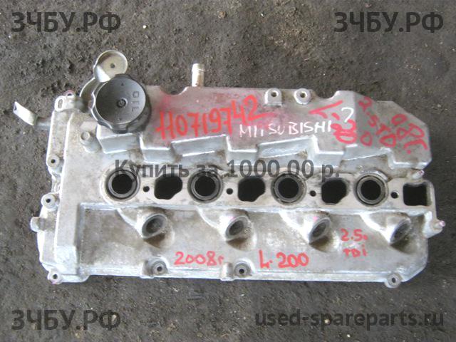 Mitsubishi L200 (4)[KB] Крышка головки блока (клапанная)