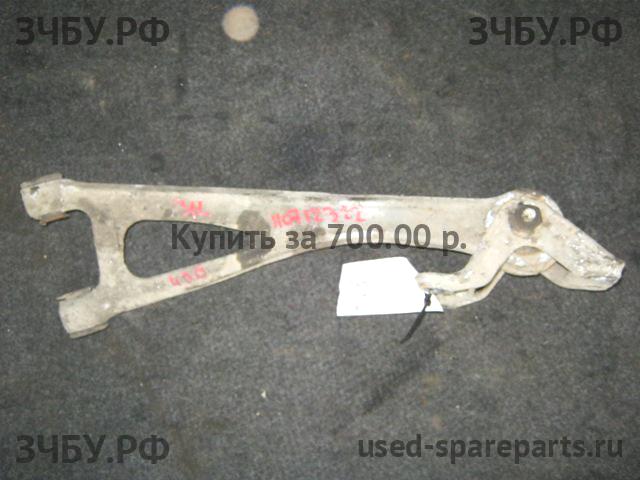 Peugeot 406 Рычаг задний левый