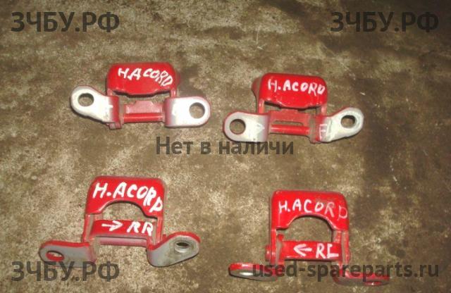 Honda Accord 8 Петля двери