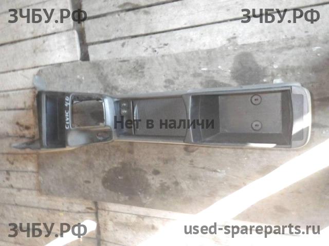 Honda Civic 8 (4D) Подстаканник