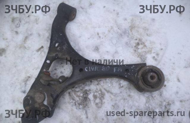 Honda Civic 8 (4D) Рычаг передний правый