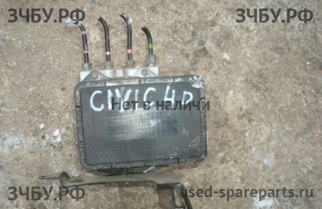 Honda Civic 8 (4D) Блок ABS (насос)