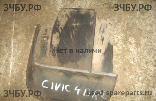 Honda Civic 8 (4D) Брызговик задний левый