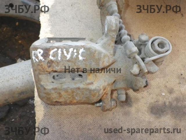 Honda Civic 8 (4D) Суппорт задний правый (в сборе со скобой)