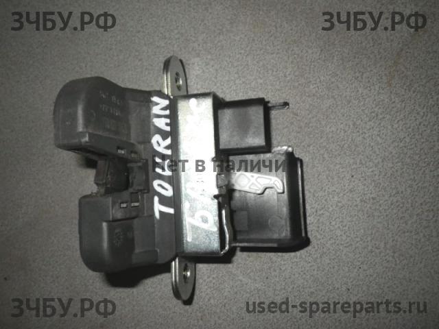 Volkswagen Touran 2 Замок багажника