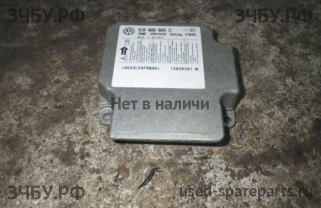 Volkswagen Passat B5 (рестайлинг) Блок управления AirBag (блок активации SRS)