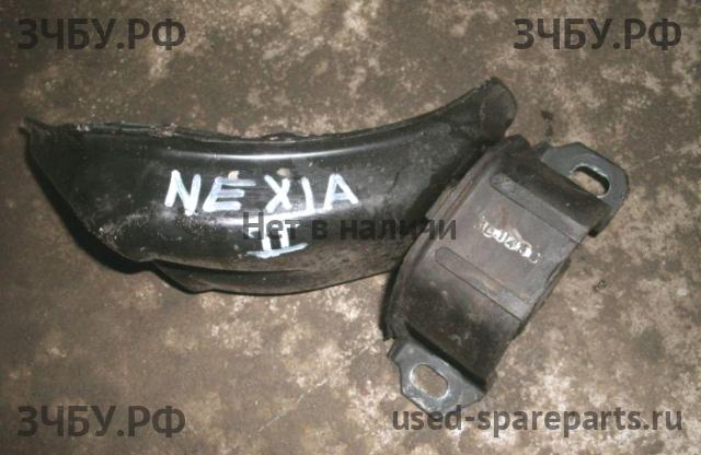 Daewoo Nexia Опора двигателя