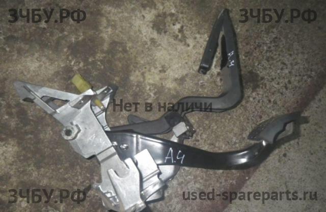 Audi A4 [B5] Блок педалей