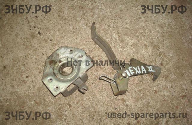 Daewoo Nexia Замок капота