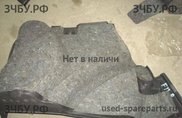 Toyota Corolla (E12) Обшивка багажника