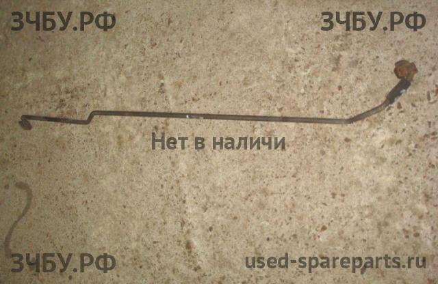 Mitsubishi Pajero/Montero 3 Держатель капота (Упор капота)