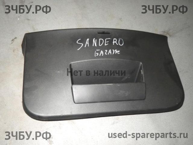 Renault Sandero 1 Обшивка багажника