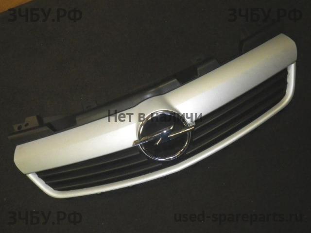 Opel Zafira B Решетка радиатора
