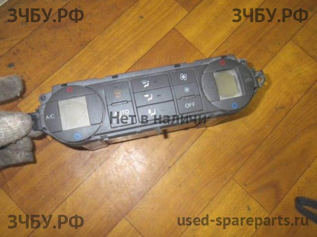 Ford Focus 2 Блок управления климатической установкой