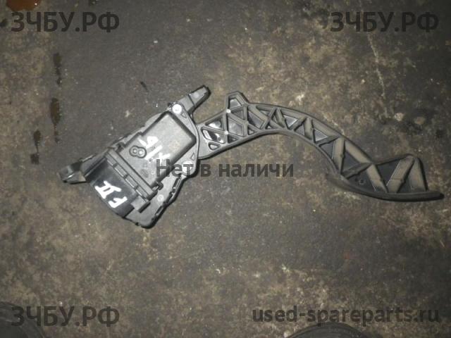 Ford Focus 2 Педаль газа
