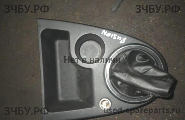 Ford Fusion Консоль между сиденьями (Подлокотник)
