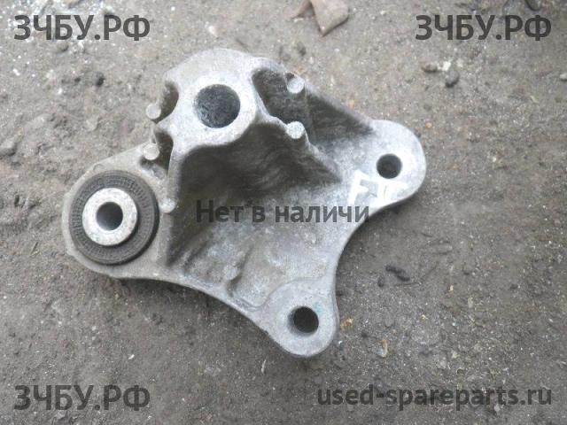Ford Focus 2 Опора КПП