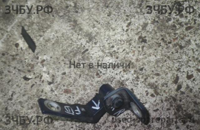 Ford Focus 3 Петля двери