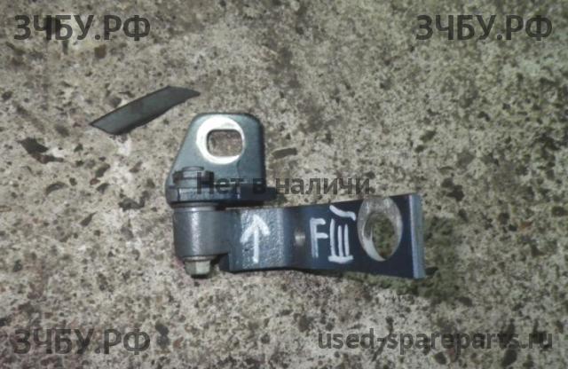 Ford Focus 3 Петля двери