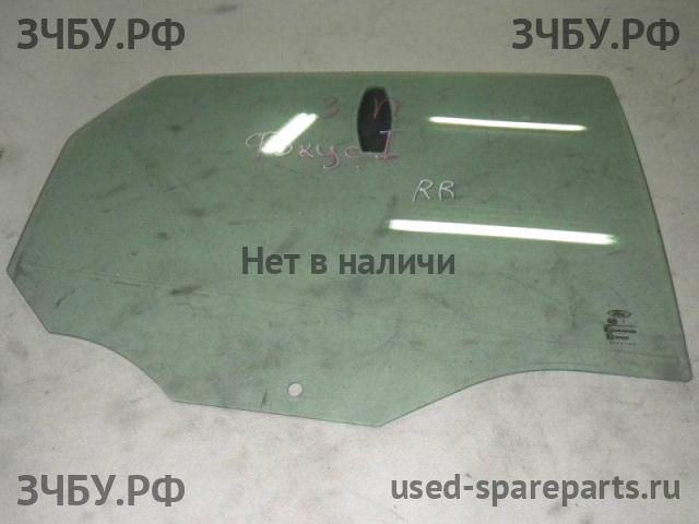 Ford Focus 1 Стекло двери задней правой