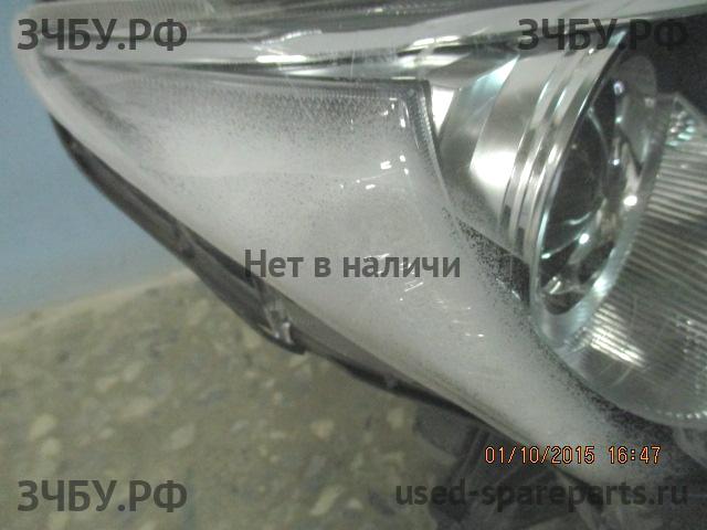 Toyota RAV 4 (4) Фара правая
