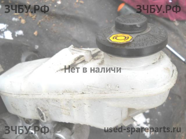 Toyota Corolla (E14 - E15) Бачок главного тормозного цилиндра