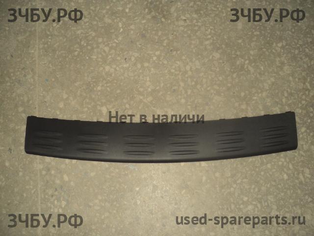 Hyundai Santa Fe 1 (SM) Накладка заднего бампера