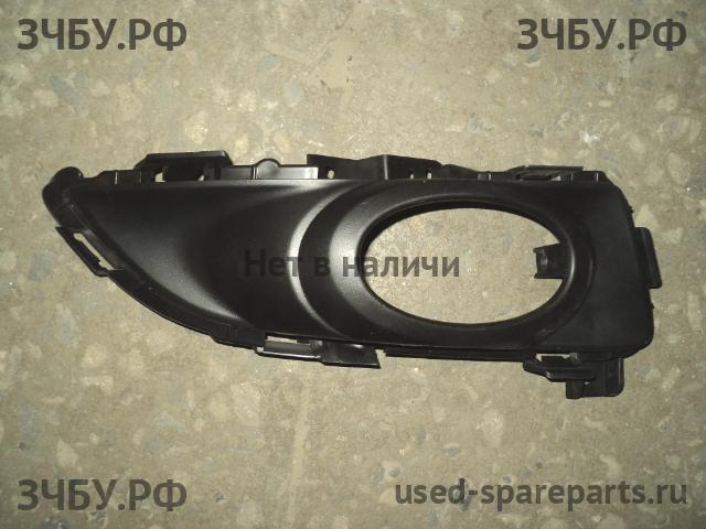 Mazda 3 [BK] Рамка противотуманной фары правой