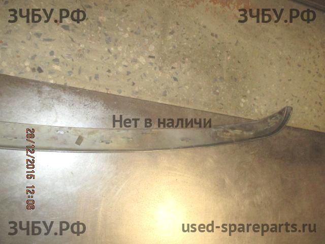 Chrysler 300C (1) Накладка заднего бампера