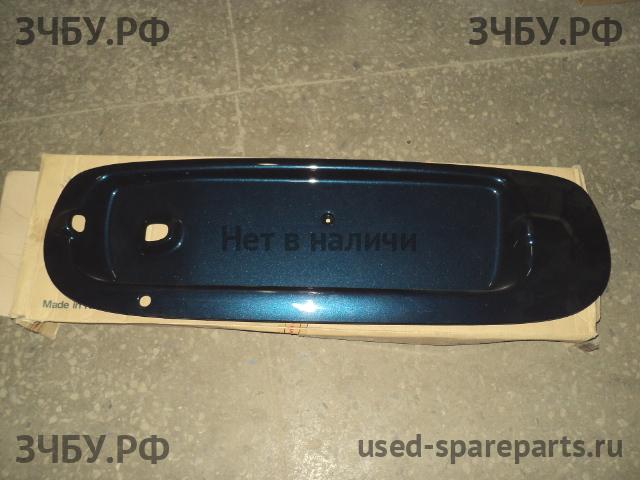 Hyundai Santa Fe 1 (SM) Накладка на дверь багажника