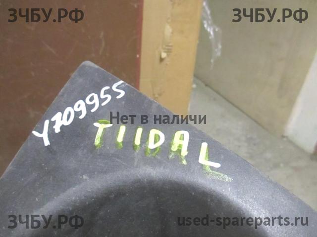 Nissan Tiida 1 Рамка противотуманной фары левой