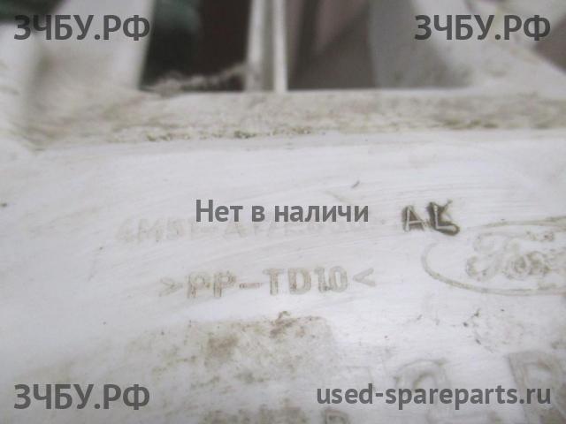 Ford Focus 2 (рестайлинг) Кронштейн бампера задний