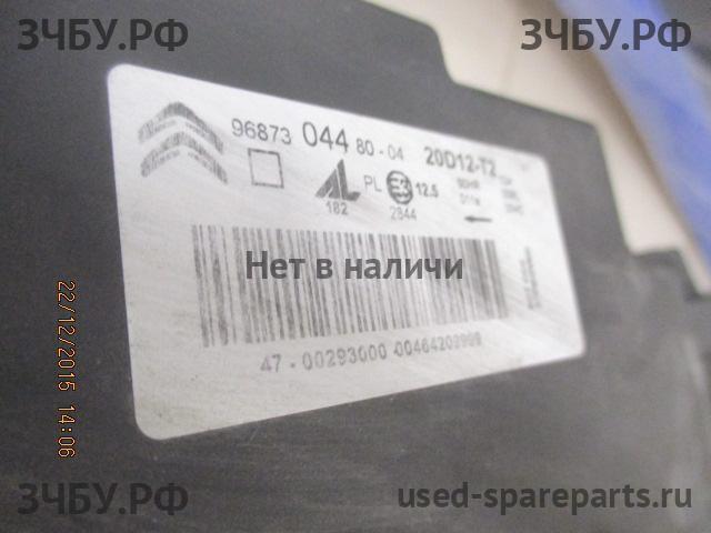 Citroen C4 (2) Фара правая