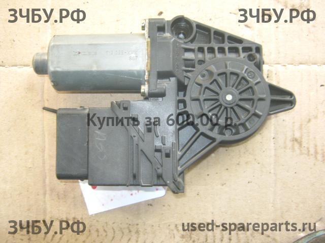Volkswagen Passat B5 Моторчик стеклоподъёмника задний левый
