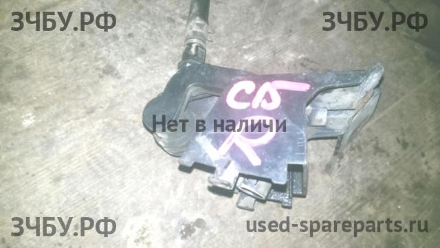 Toyota Corolla (E14 - E15) Форсунка омывателя фары правая