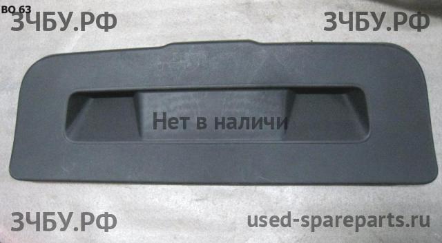 Volkswagen Polo 5 (Sedan) Обшивка крышки багажника