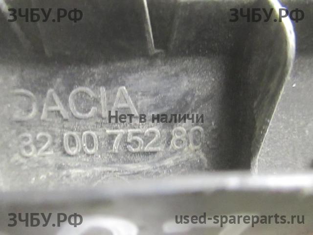 Renault Logan 1 Решетка в бампер