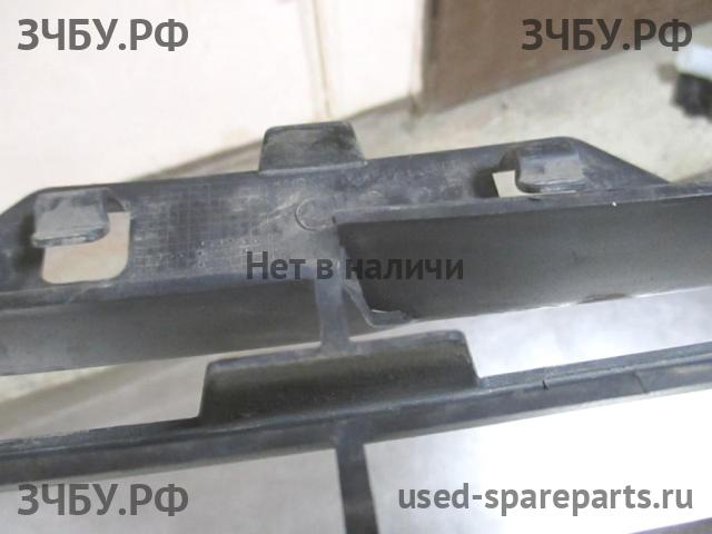 Citroen C4 (2) Решетка радиатора