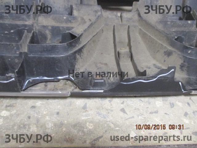 Mitsubishi Pajero/Montero 4 Решетка радиатора
