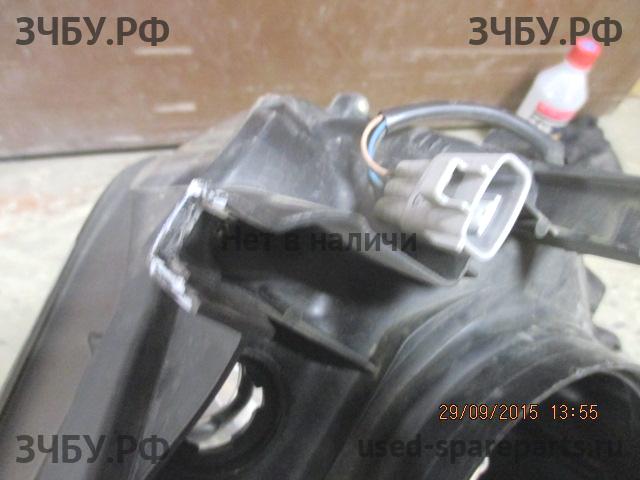 Toyota Camry 7 (V50) Фара правая
