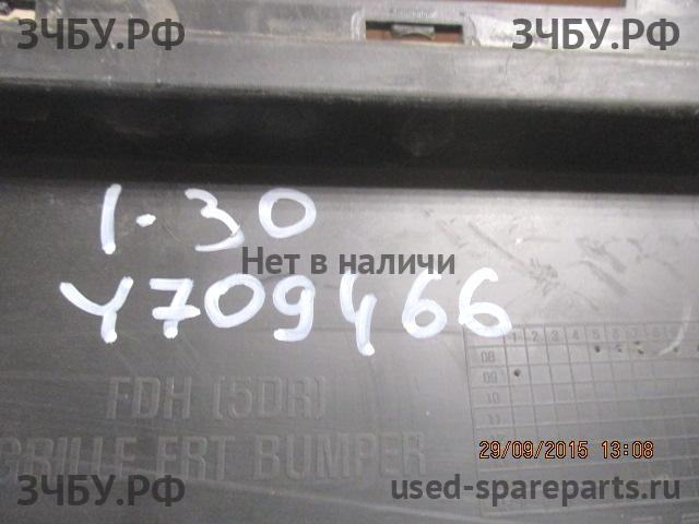Hyundai i30 (1) [FD] Решетка в бампер