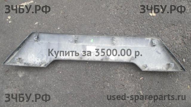 Nissan X-Trail 2 (T31) Накладка на дверь багажника