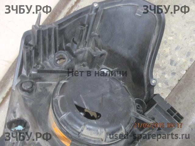 Nissan Tiida 1 Фара правая