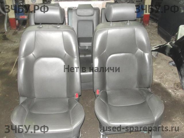 Nissan Pathfinder 2 (R51) Сиденья (комплект)