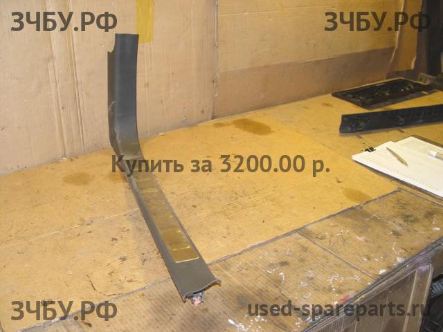 Nissan Pathfinder 2 (R51) Накладка на порог передний правый