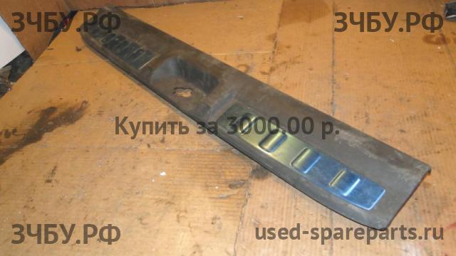 Nissan Pathfinder 2 (R51) Накладка
