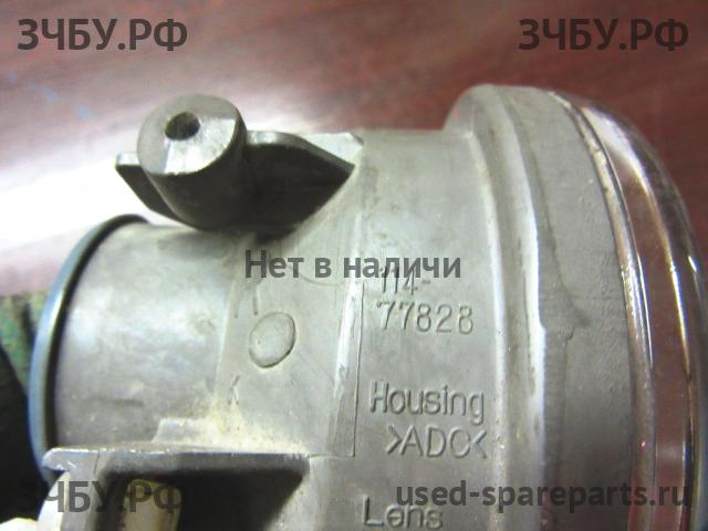 Toyota Prius (NHW20) ПТФ правая