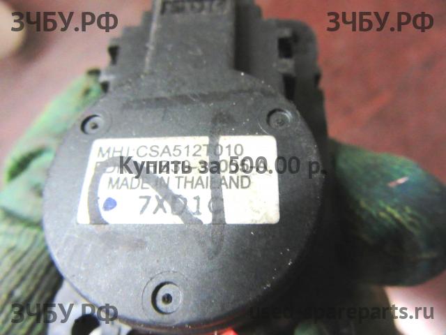 Mitsubishi ASX Моторчик заслонки печки