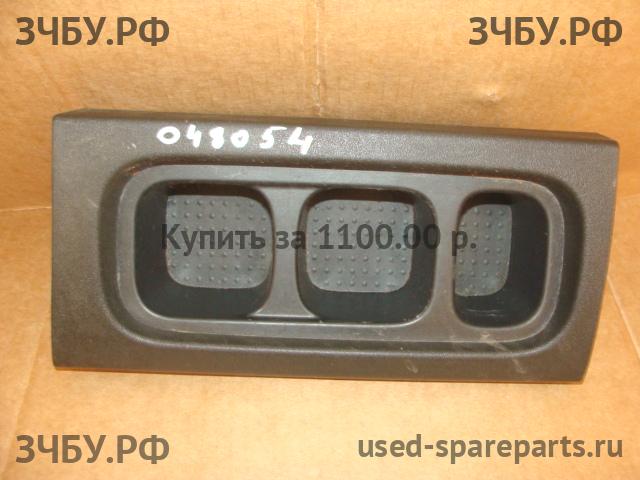 Nissan Pathfinder 2 (R51) Подстаканник