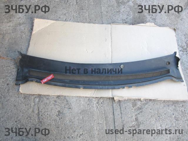 Ford Focus 2 (рестайлинг) Решетка стеклоочистителя (Дефлектор водостока)